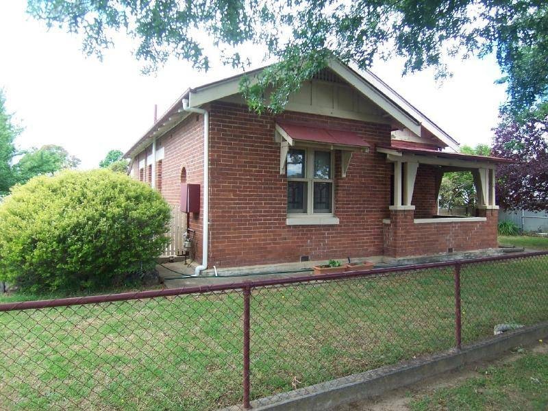 24 Murray Street, Cootamundra NSW 2590