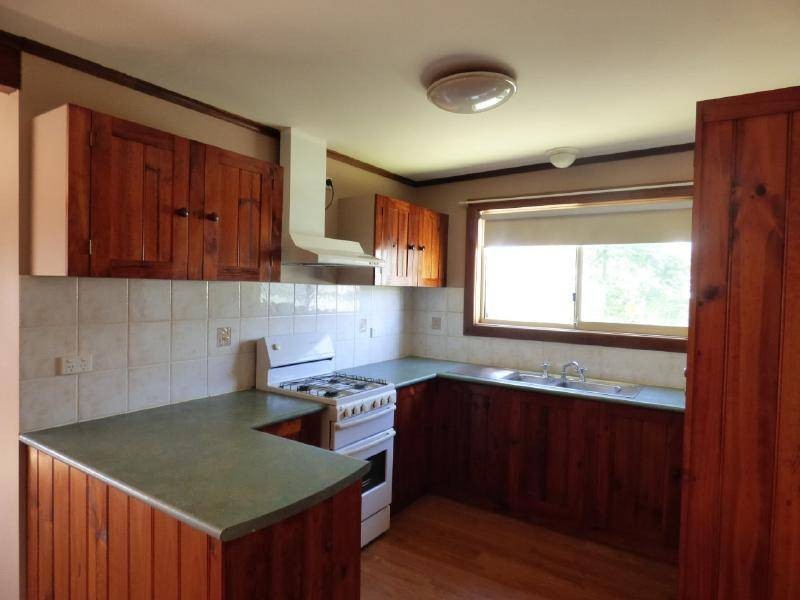 6 Barnes Street, Cootamundra NSW 2590