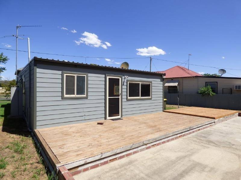 6 Barnes Street, Cootamundra NSW 2590