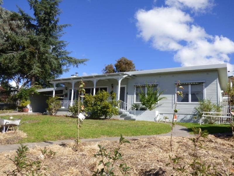 7 Campbell Street, Cootamundra NSW 2590
