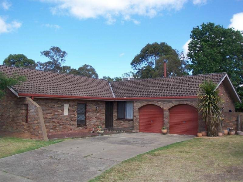 4 Cutler Avenue, Cootamundra NSW 2590