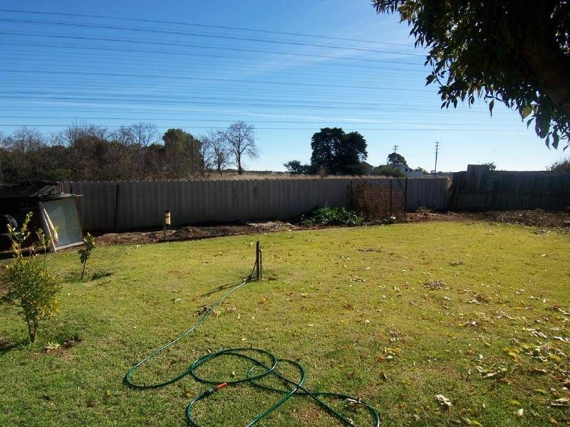 4 George Street, Cootamundra NSW 2590