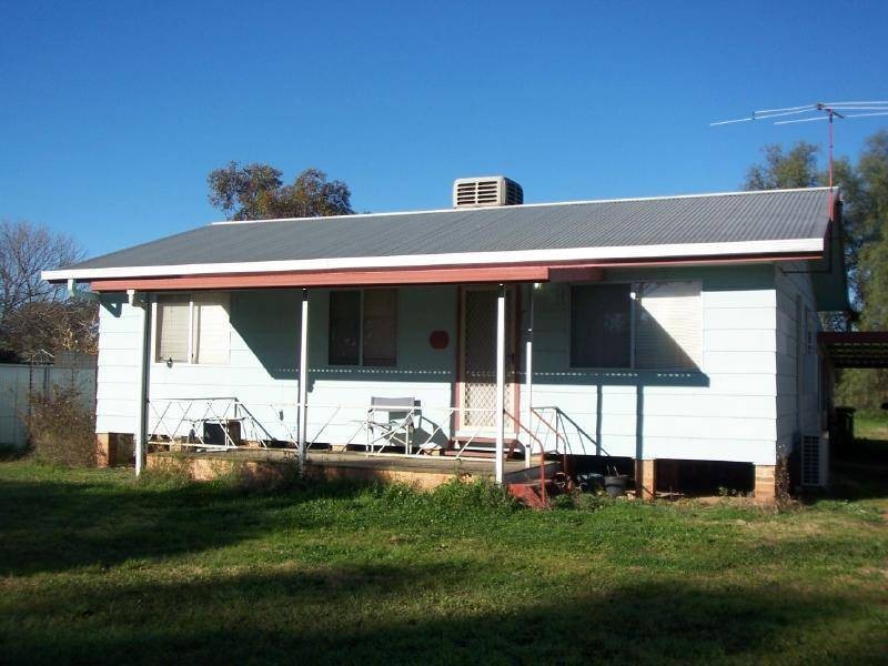19 Troy Street, Temora NSW 2666