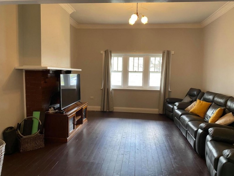 168 Sutton Street, Cootamundra NSW 2590