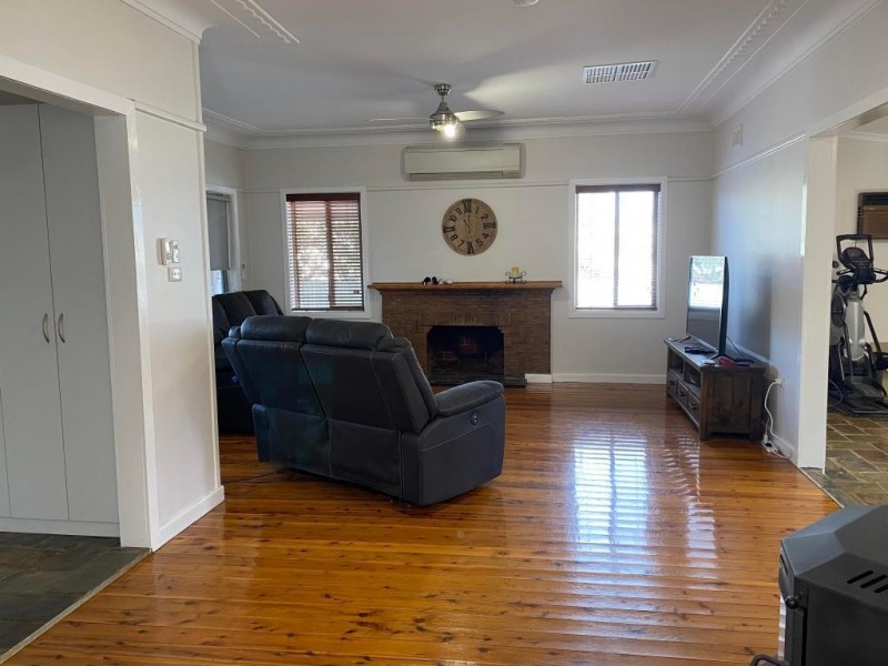 23 Murray Street, Cootamundra NSW 2590