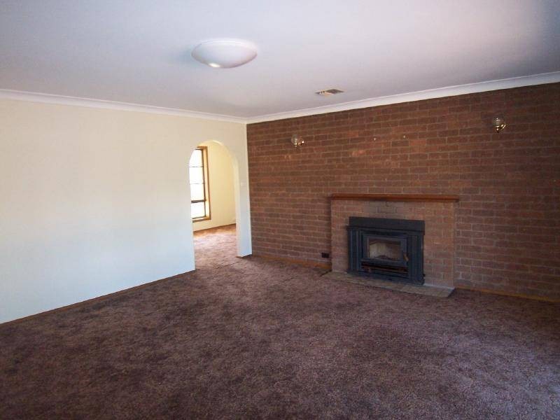 67 Rodeo Drive, Cootamundra NSW 2590
