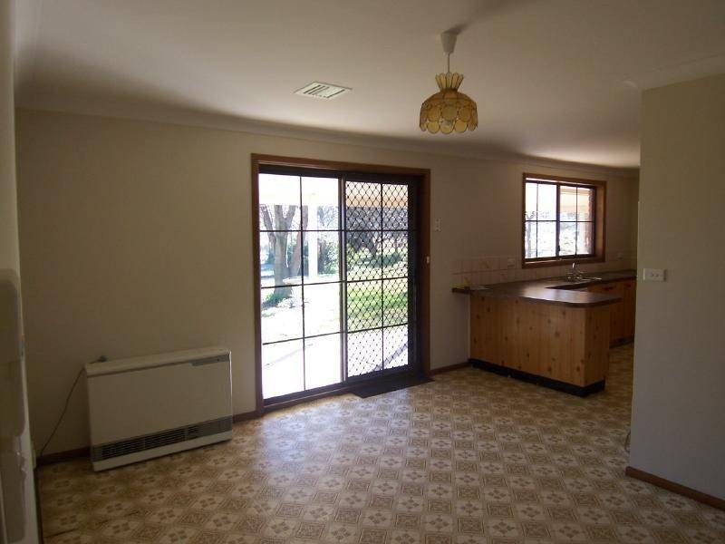 67 Rodeo Drive, Cootamundra NSW 2590