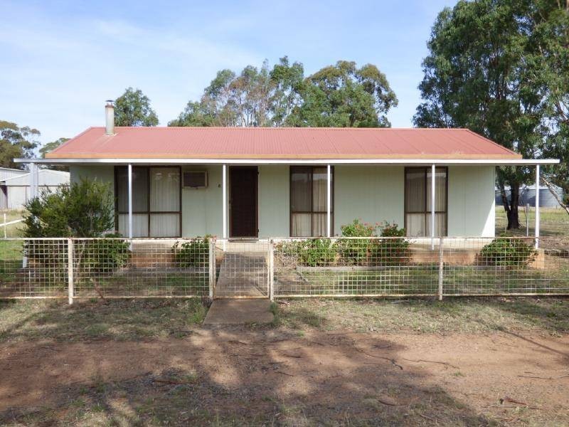 8 Commins Street, Illabo NSW 2590