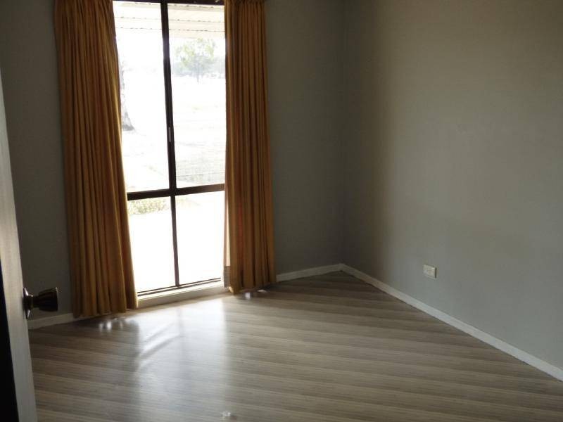 8 Commins Street, Illabo NSW 2590