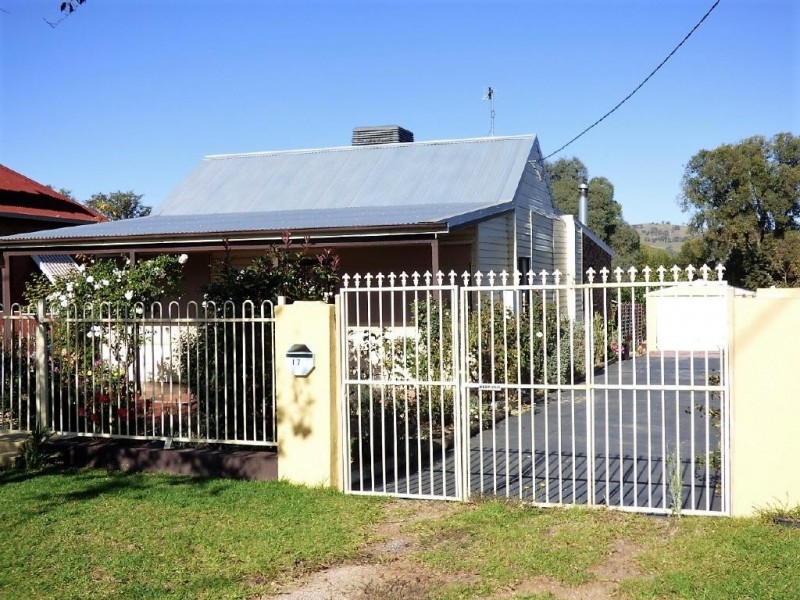 17 Gundagai Road, Cootamundra NSW 2590