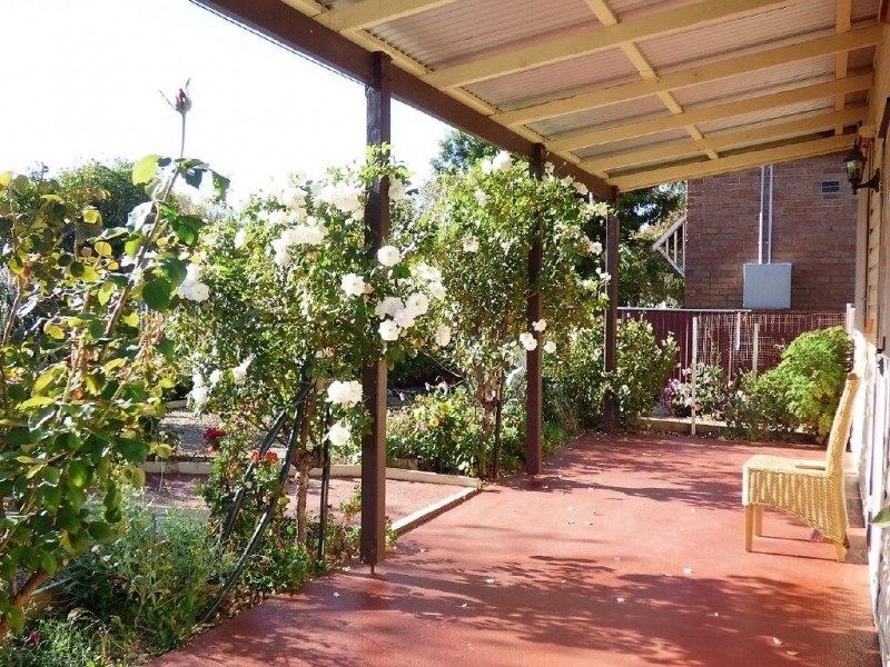 17 Gundagai Road, Cootamundra NSW 2590