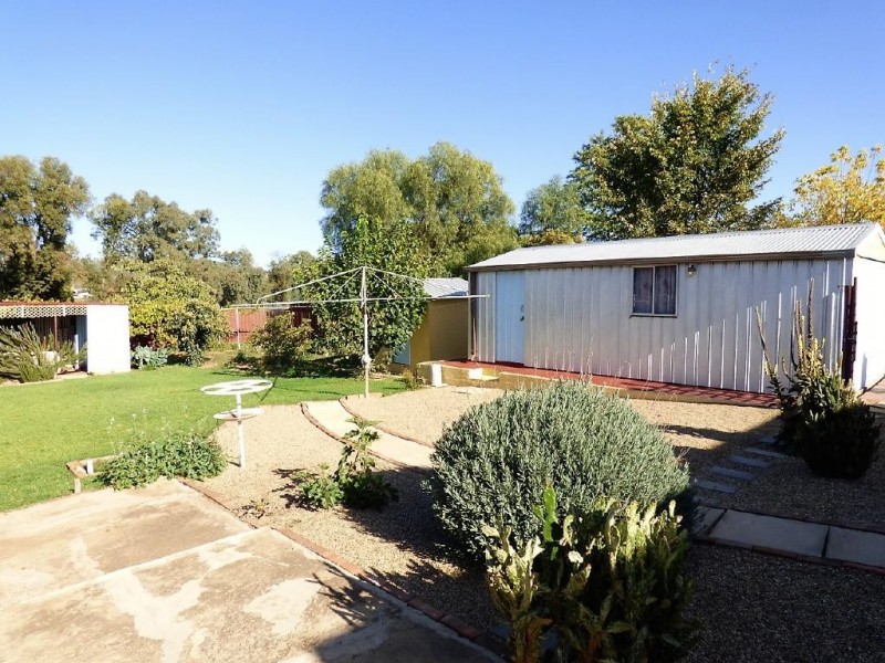 17 Gundagai Road, Cootamundra NSW 2590