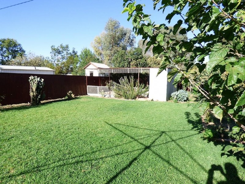 17 Gundagai Road, Cootamundra NSW 2590