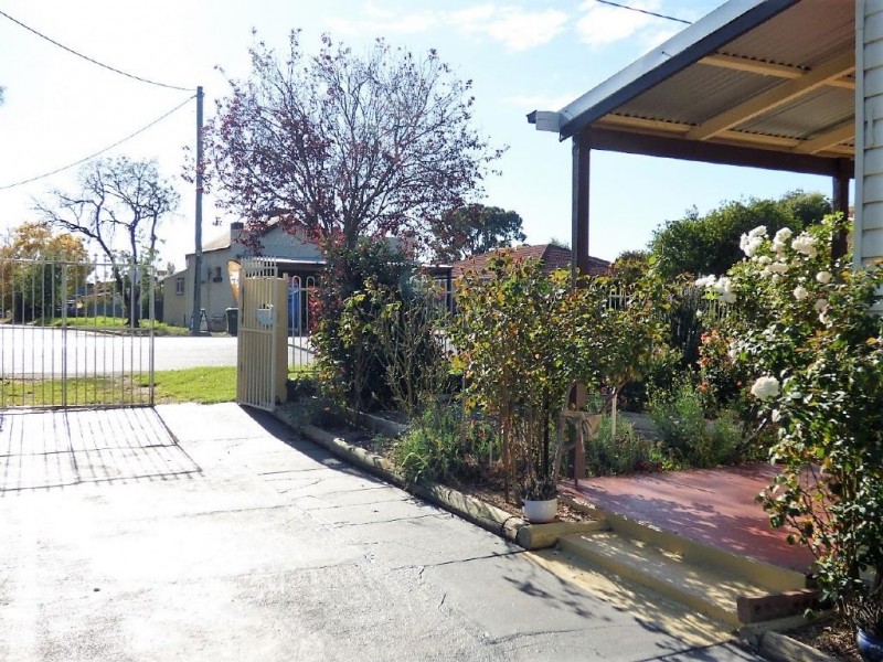 17 Gundagai Road, Cootamundra NSW 2590