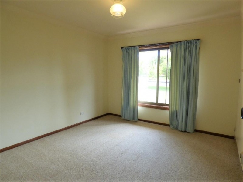 1 Minkara Avenue, Cootamundra NSW 2590