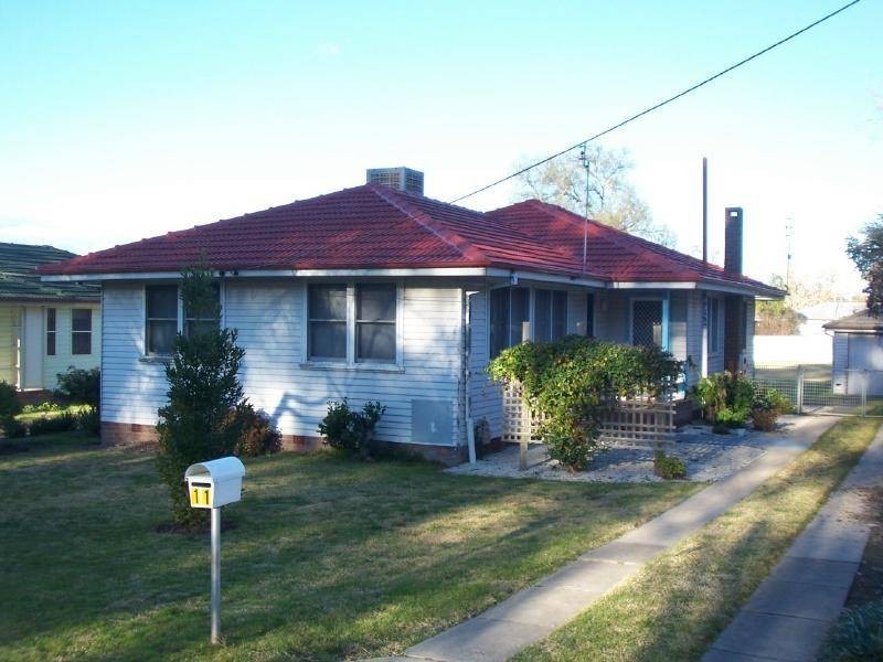 11 Richards Street, Cootamundra NSW 2590