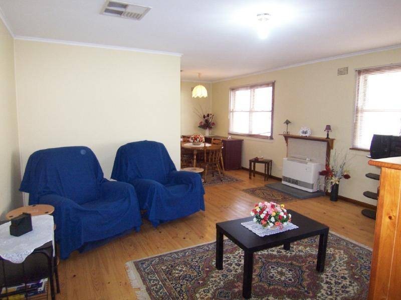11 Richards Street, Cootamundra NSW 2590