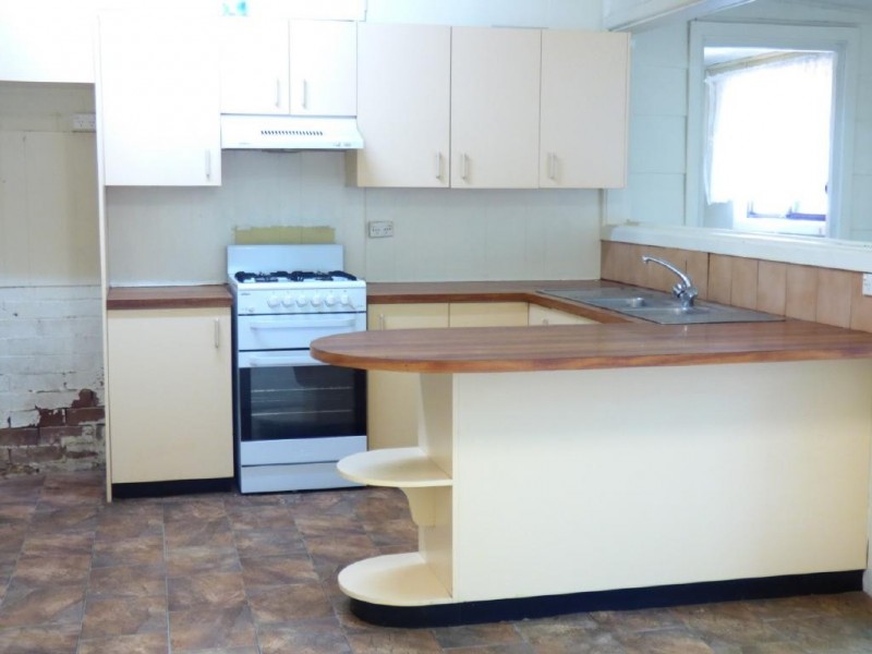 39 Hay Street, Cootamundra NSW 2590