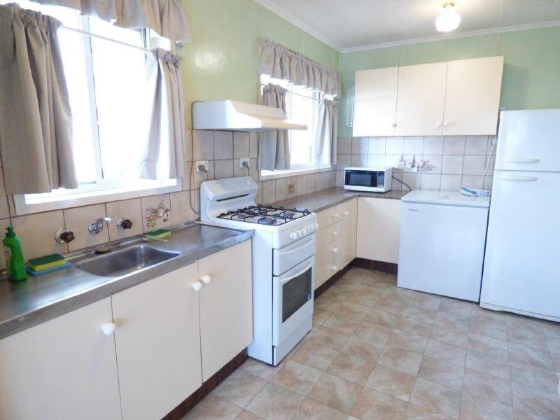 37 Ursula Street, Cootamundra NSW 2590