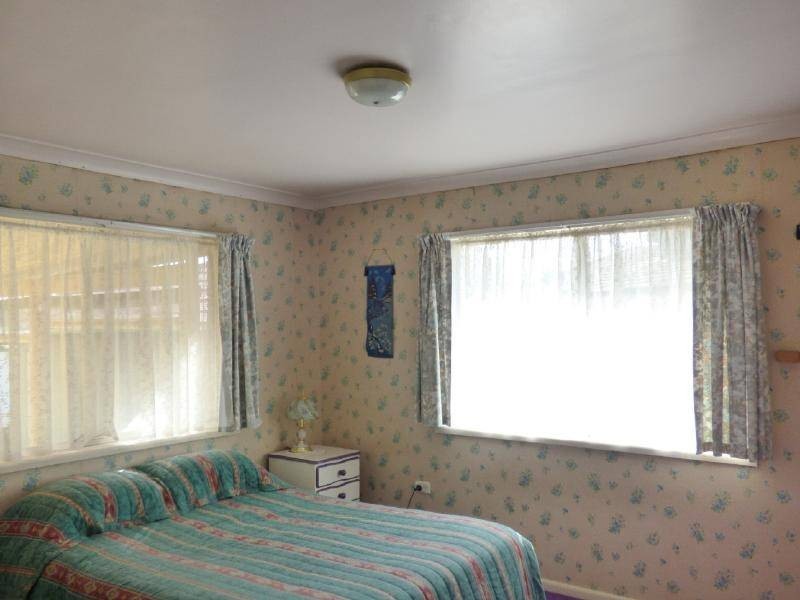 37 Ursula Street, Cootamundra NSW 2590