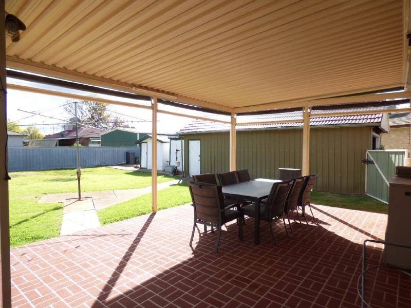 37 Ursula Street, Cootamundra NSW 2590