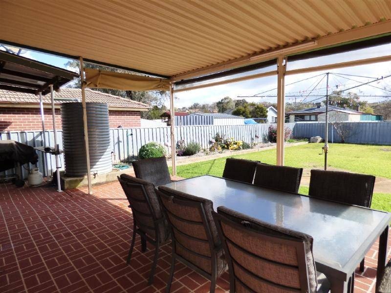 37 Ursula Street, Cootamundra NSW 2590