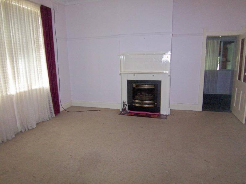 9 Gundagai Road, Cootamundra NSW 2590