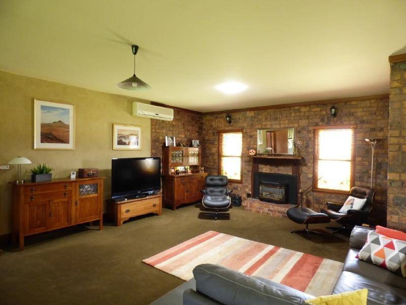 2A McConaghy Street, Cootamundra NSW 2590