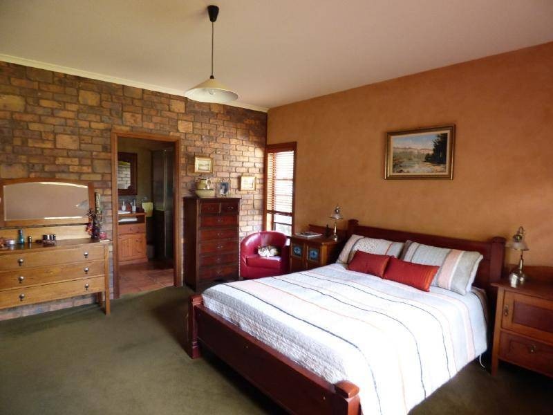 2A McConaghy Street, Cootamundra NSW 2590