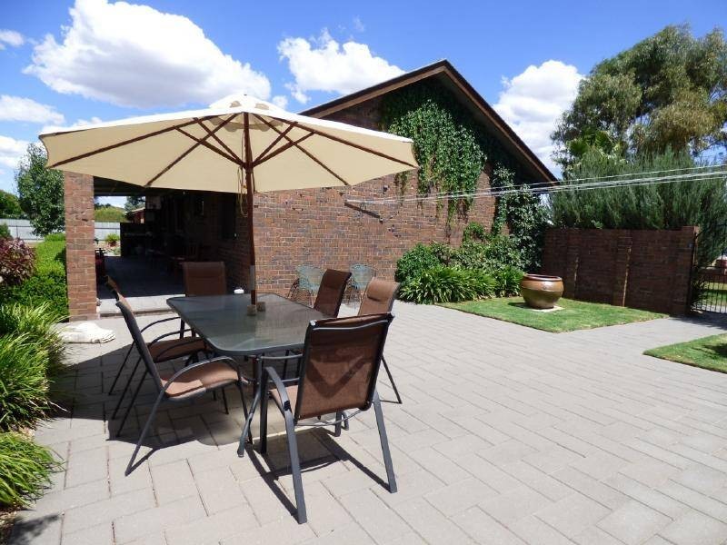 2A McConaghy Street, Cootamundra NSW 2590