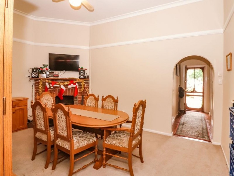 69 Parker Street, Cootamundra NSW 2590