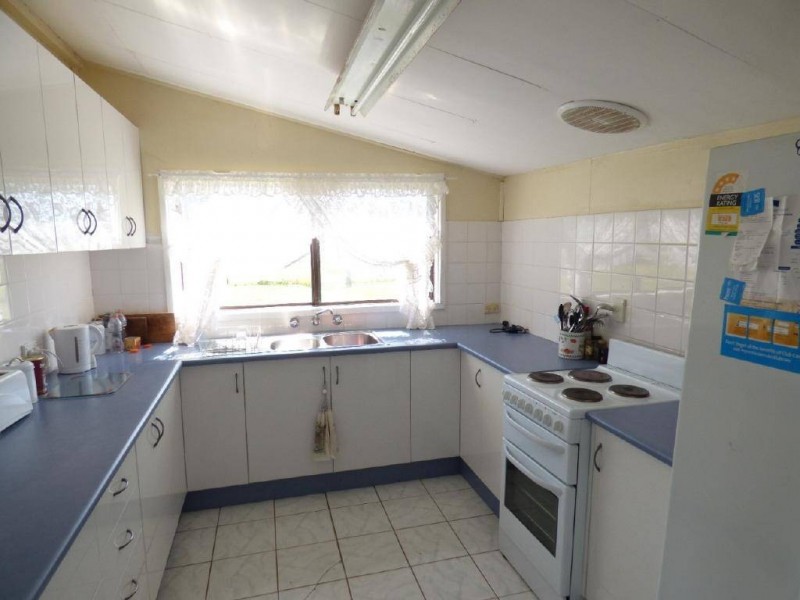 14 Hoskins Street, Stockinbingal NSW 2725