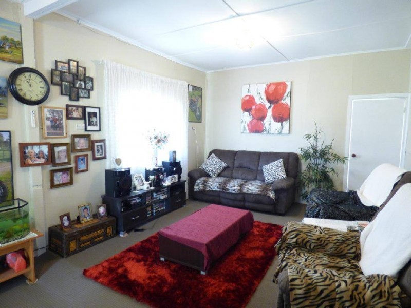 14 Hoskins Street, Stockinbingal NSW 2725