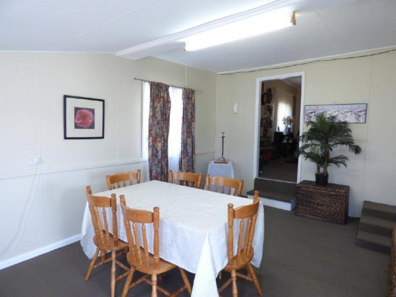 14 Hoskins Street, Stockinbingal NSW 2725