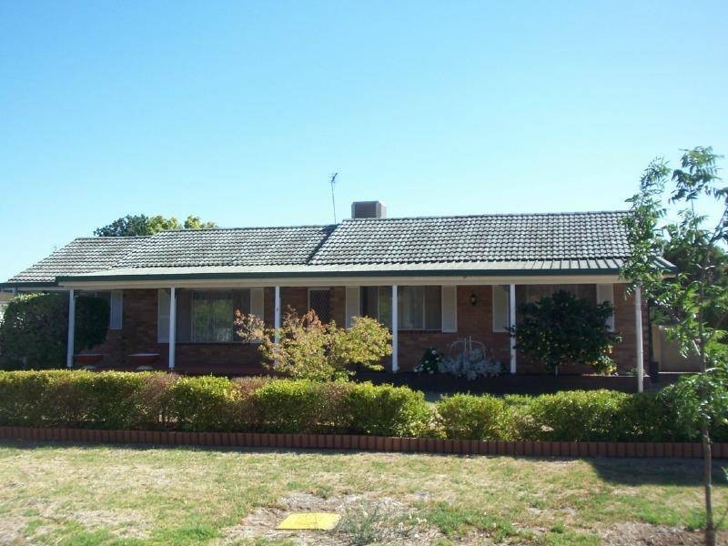 3 Elizabeth Street, Cootamundra NSW 2590