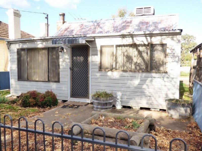 38 Warren Street, Cootamundra NSW 2590