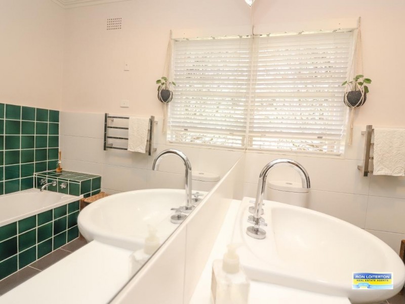 8-10 Richards Street, Cootamundra NSW 2590