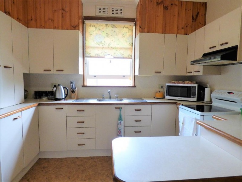 27 Murray Street, Cootamundra NSW 2590