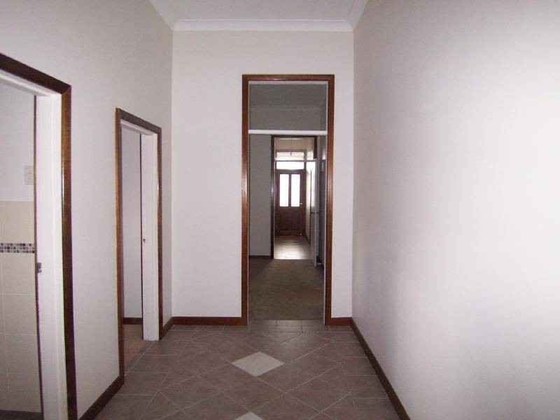2 Victoria Parade, Cootamundra NSW 2590