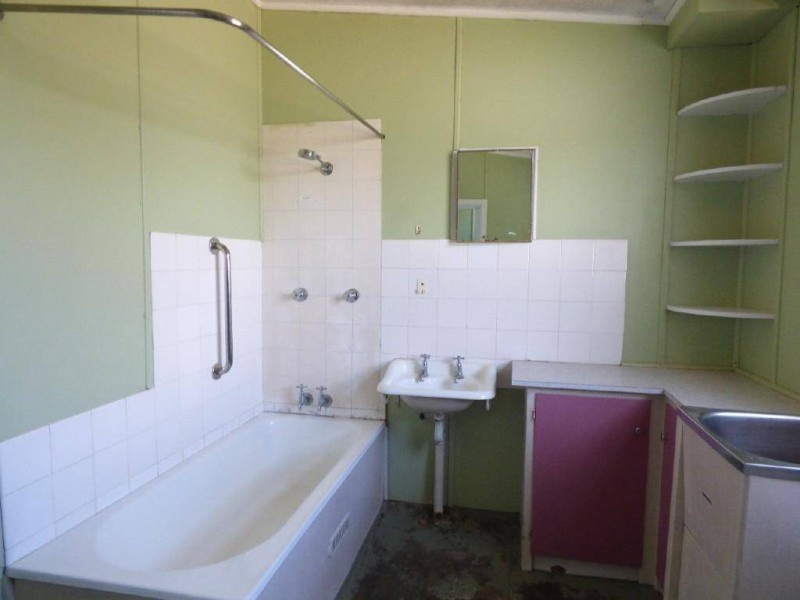 62 Berthong Street, Cootamundra NSW 2590