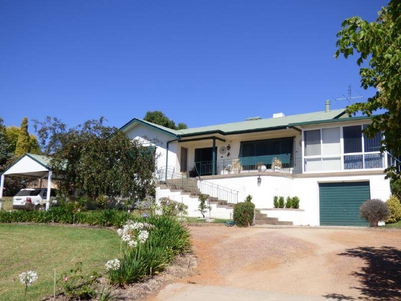 77 Centenary Avenue, Cootamundra NSW 2590