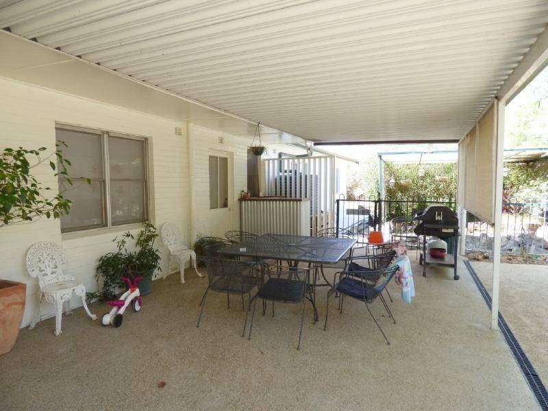 77 Centenary Avenue, Cootamundra NSW 2590