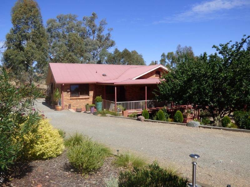 38 Pinkerton Lane, Cootamundra NSW 2590