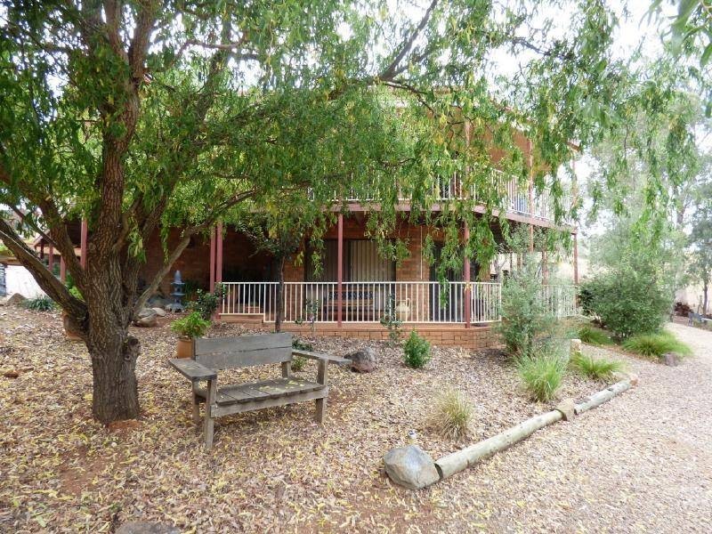 38 Pinkerton Lane, Cootamundra NSW 2590