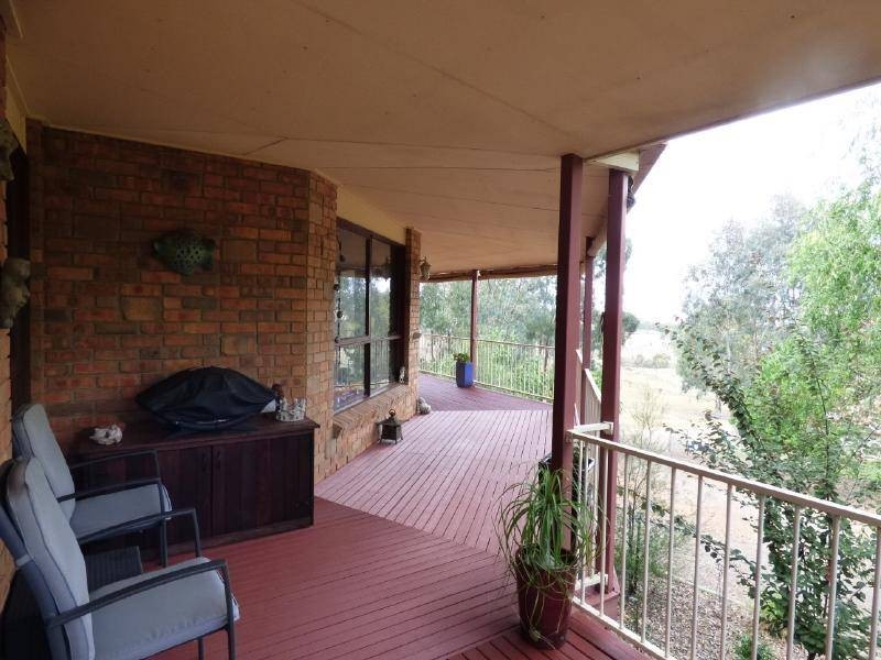 38 Pinkerton Lane, Cootamundra NSW 2590