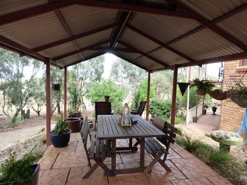 38 Pinkerton Lane, Cootamundra NSW 2590