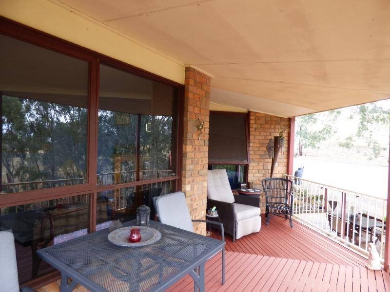 38 Pinkerton Lane, Cootamundra NSW 2590
