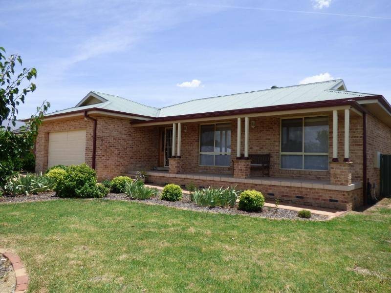 18 Harold Conkey Avenue, Cootamundra NSW 2590