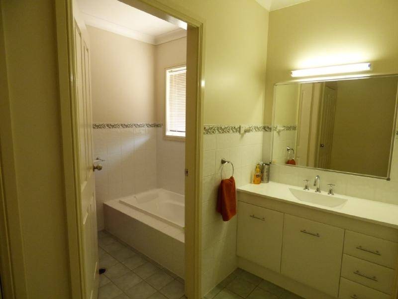 18 Harold Conkey Avenue, Cootamundra NSW 2590