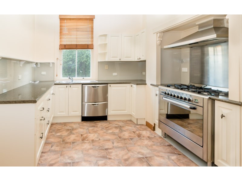 66 Thompson Street, Cootamundra NSW 2590